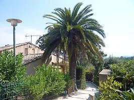 Ξενοδοχείο Le Clos De La Ricarde